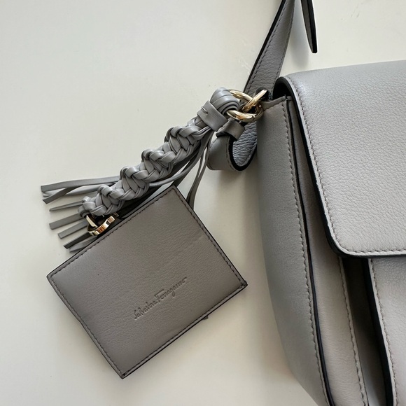 Ferrragamo shoulder Bag - Picture 7 of 8